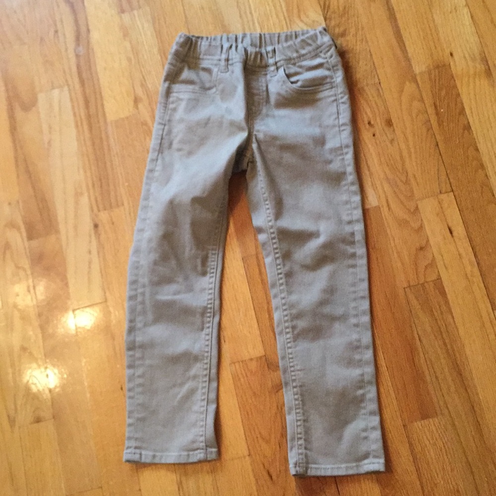 Uniqlo khakis